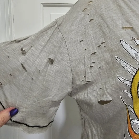 Emory Park Chaos Born Free Distressed Short Sleeve Graphic TShirt - Picture 5 of 17